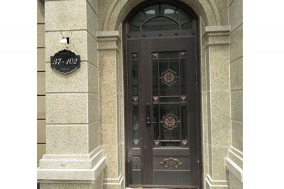 濟(jì)南銅門(mén)廠(chǎng)家一般會(huì)采用什么材料制作門(mén)