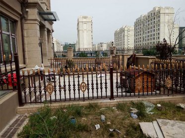 鋁藝護欄在社會上的廣泛應(yīng)用