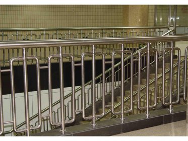 安裝鋁藝護(hù)欄應(yīng)注意的4個方面