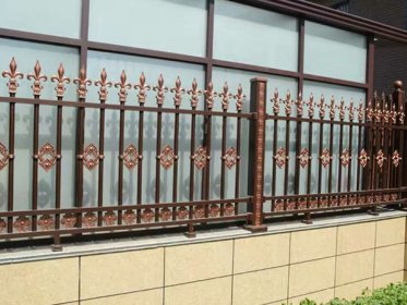 山東鋁藝護(hù)欄的實(shí)用性